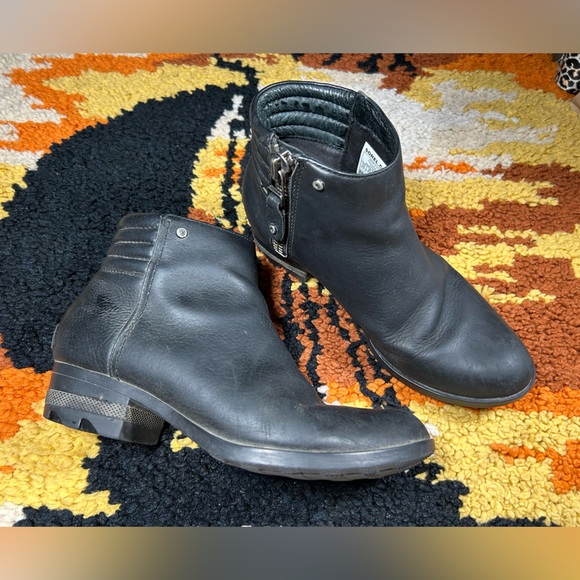 SOREL, side zip boots!! - Picture 1 of 12
